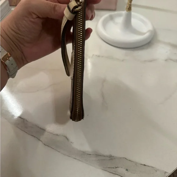 Coach Signature WomenPVC Small Corner Zip Wristlet Khaki Chalk - Picture 5 of 7